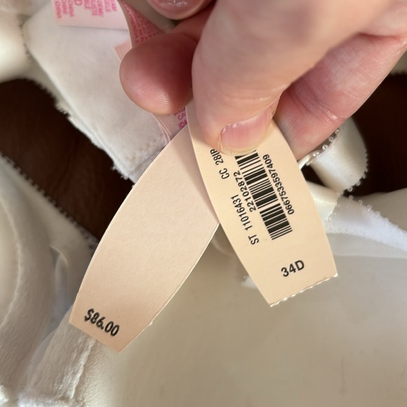 Victoria’s Secret Fashion Show Ltd Edition rhinestone white lace bra & panty set - Picture 5 of 7